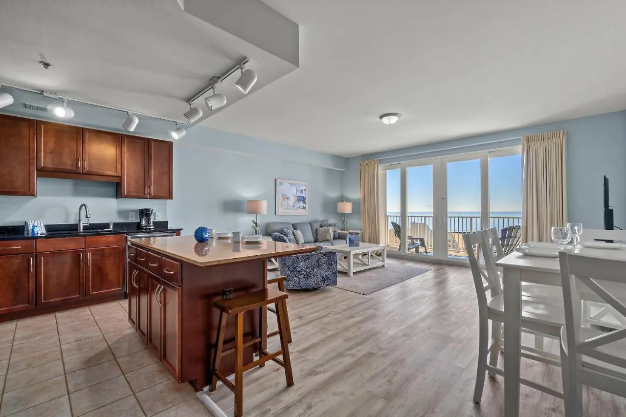 Holiday home Laketown Wharf Resort #1518 By Book That Condo Panama City Beach