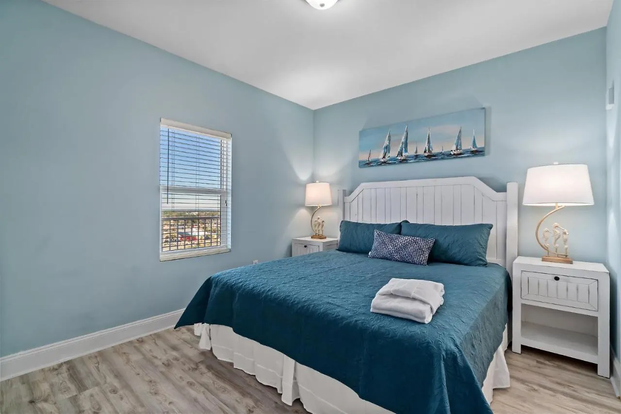 Laketown Wharf Resort #1518 By Book That Condo Panama City Beach 0*,
