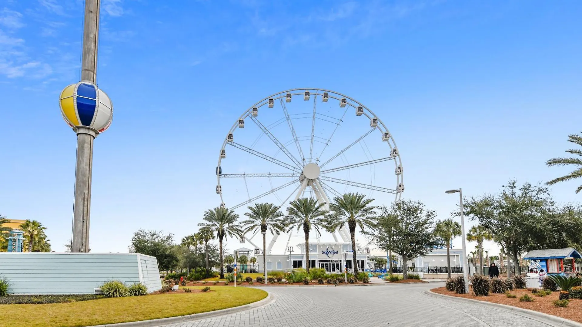 Laketown Wharf Resort #1518 By Book That Condo Panama City Beach 0*,  United States