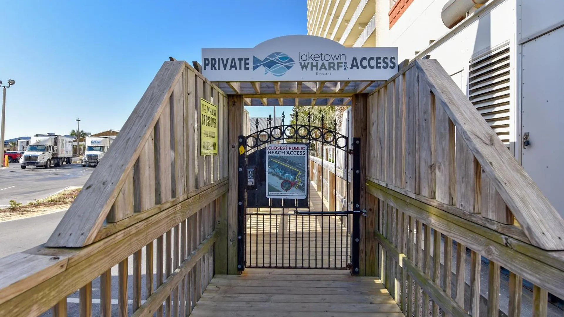 Holiday home Laketown Wharf Resort #1518 By Book That Condo Panama City Beach United States