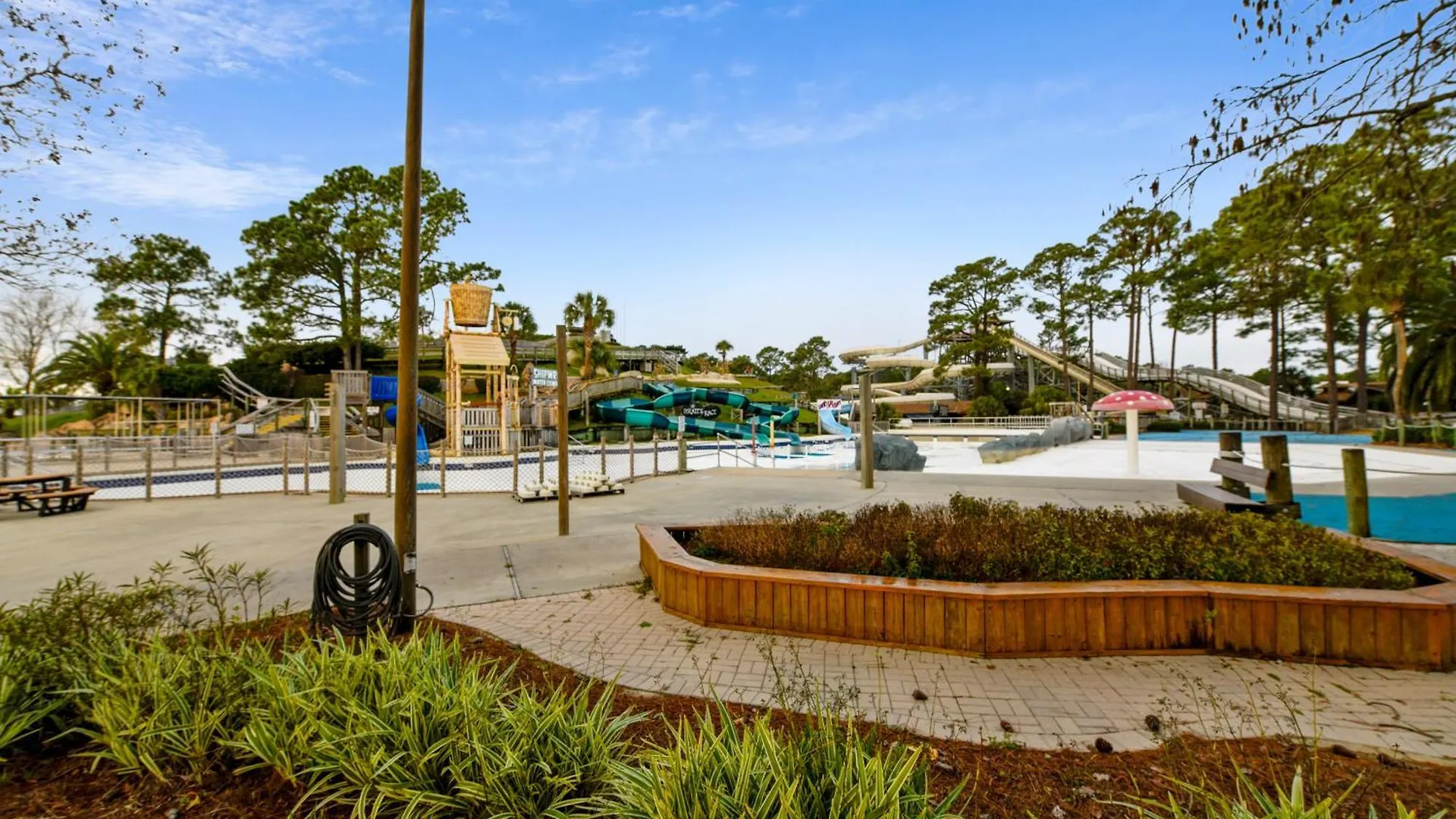 Holiday home Laketown Wharf Resort #1518 By Book That Condo Panama City Beach